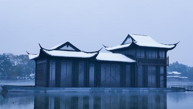 努力变强大 不让恋人受委屈的生肖男