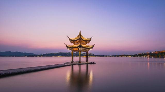 风水客厅可以放水池吗